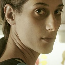 Mia Petričević - 魔鬼的代言人演員 飾演Yesmina