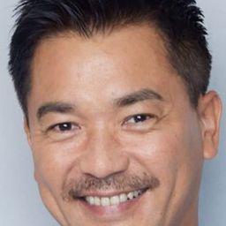 中村讓 飾演 Mr.Kamiyoshi