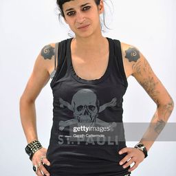 Karine Guignard 飾演 Charly