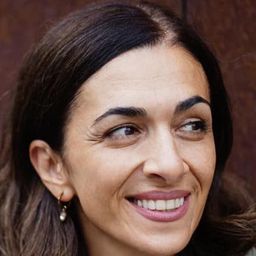 伊爾克·博伊拉茲 飾演 Principal Bussart