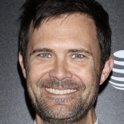 奧斯查堅斯 - 戰慄糖果屋導演