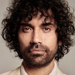 Felipe Contreras 飾演 Tronco