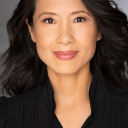 Emily Liu 飾演 Nancy Loo