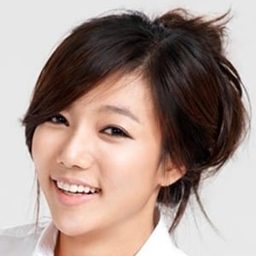 李採煐 飾演 Hyun-soo