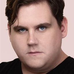 Victor von Schirach - Trust Me演員 飾演Cashier