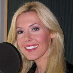 Alexandra Klim 飾演 Self