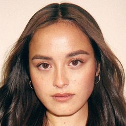 雀絲·蘇·萬德斯 - 舊年暑假搞乜鬼演員 飾演Ava Brucks