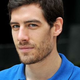 Enrico Oetiker 飾演 Andrea De Luca