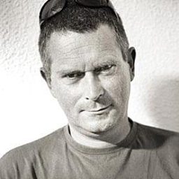 Bruno Romy 飾演 Georges