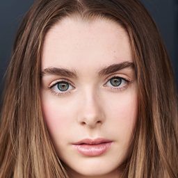 Maiah Stewardson 飾演 Grace