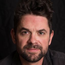 Schuyler White 飾演 Zombie