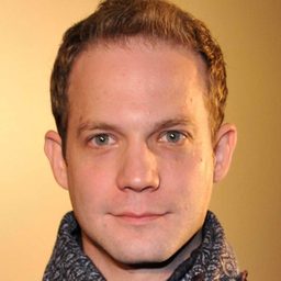 伊泰·蒂朗 飾演 Daniel