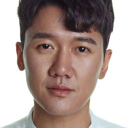 Kim Min-joong 飾演 Min-joong