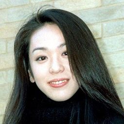 遊井 亮子 飾演 