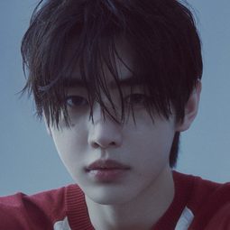 Sunghoon 飾演 