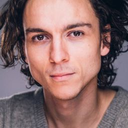 米洛高桑尼 飾演 Pete