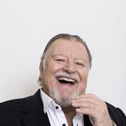 Esko Salminen 飾演 Klaus