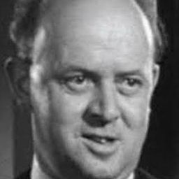 John Salew 飾演 Parkin