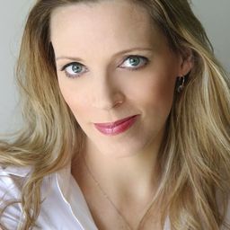 Rachelle Durkin 飾演 Clorinda