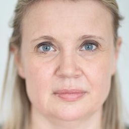 Kristina Brändén Whitaker 飾演 Claudia