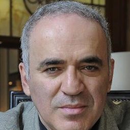 Garry Kasparov 飾演 Self