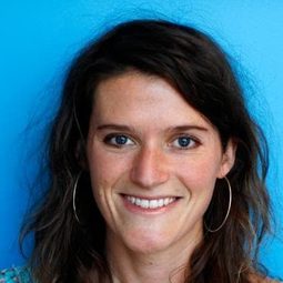 Lulu Miller 飾演 Herself