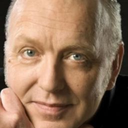 Christian Tasche 飾演 Barkeeper Rolf