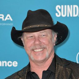 James Hetfield - Metallica: 金屬製品與舊金山交響樂團現場演出實錄 S&M2演員 飾演Self