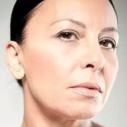 Evelin Hagoel 飾演 Geula