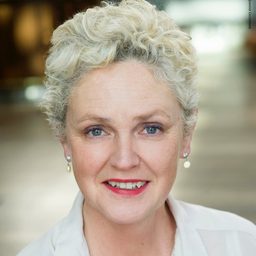 Manuela Biedermann 飾演 Inger