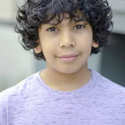 Gustavo Quiroz Jr. 飾演 Juan Viara