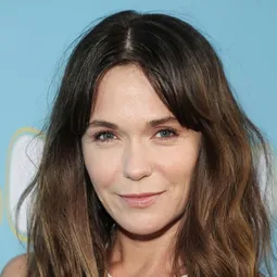 凱蒂·阿賽爾頓 - 她明天死亡演員 飾演Susan