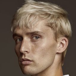 璜安·阿爾梅達 飾演 Israel