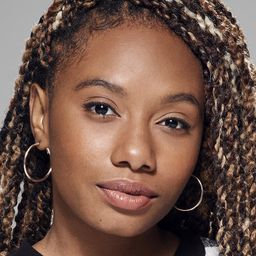 愛曼尼·哈金 飾演 Rochon