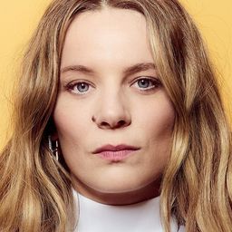 Lilith Stangenberg 飾演 Ellen Lunies