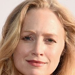 Anna Lise Phillips - A Difficult Woman演員 飾演Cassie