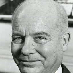 Yves Brainville 飾演 Général (voice)