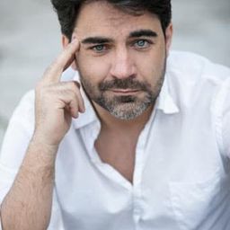 史蒂法諾·史卡爾柯托斯 飾演 Capo treno