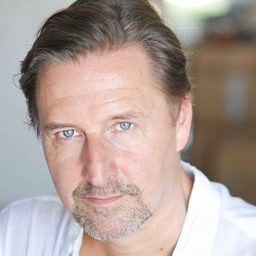 Christian Stamm 飾演 Conny