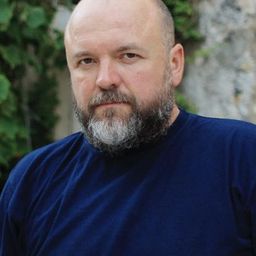 Nikša Butijer 飾演 Pavo