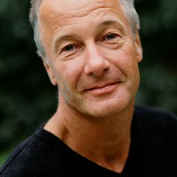 Karlheinz Hackl 飾演 Wolf Richter