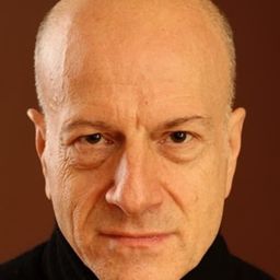 Laurent Spielvogel 飾演 Guillaume