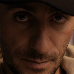 Ramadan Huseini 飾演 Ismet