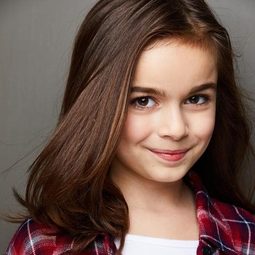 Natalie Lashkari 飾演 Chelsea (voice)