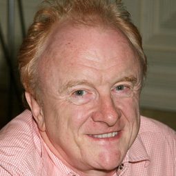 Peter Asher 飾演 First Butler