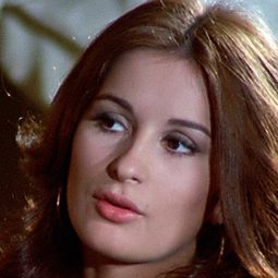 Betsabé Ruiz - 墳墓裏升起的恐懼演員 飾演Sylvia