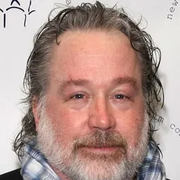 湯姆·哈斯 飾演 Wolfgang Amadeus Mozart