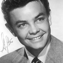 Richard Hylton 飾演 Medic John Wheeler