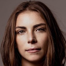 Cara Ronzetti - 丹尼爾不是真的演員 飾演Joelle