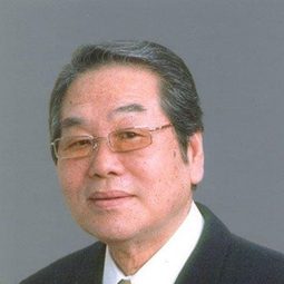 出光元 飾演 Yoshiaki Saegusa